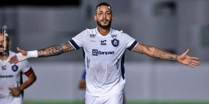 Latar Belakang dan Karier Profesional Maxwell Souza Sebelum ke Liga 1