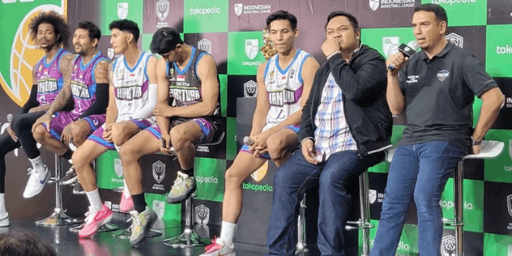 Fasilitas dan Manajemen, Profesionalisme di Balik Layar