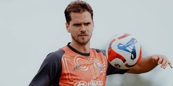 Kesan Pertama Paulo Ricardo, Dari Ketegangan Menuju Kehangatan